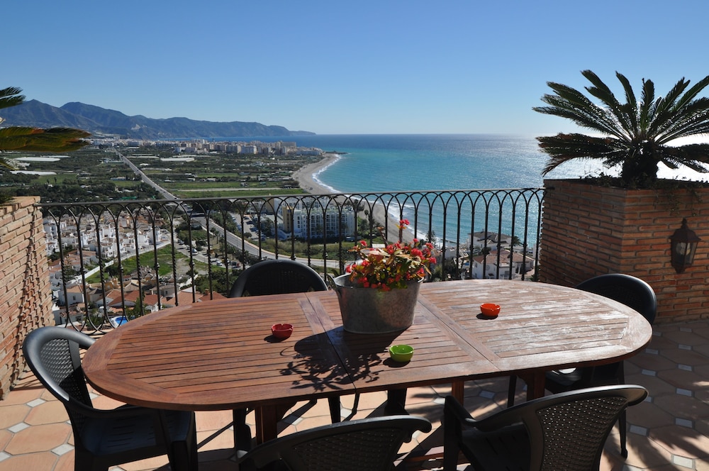 Welcome Inn Nerja