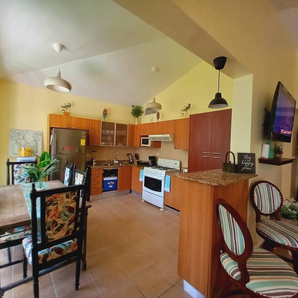 Las Brisas, Juan Dolio, 3br, 2 Pools, Jacuzzi, Beach, Golf, 7 Sleeps