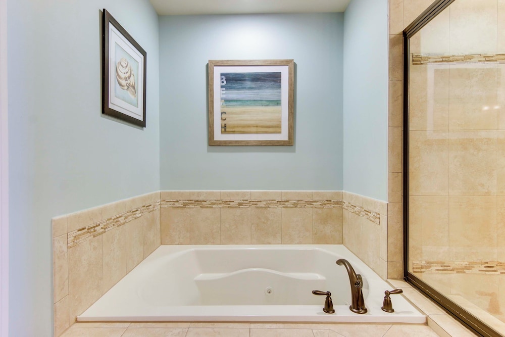 Shuttle to Beach: Ocean View Home w/ Patio