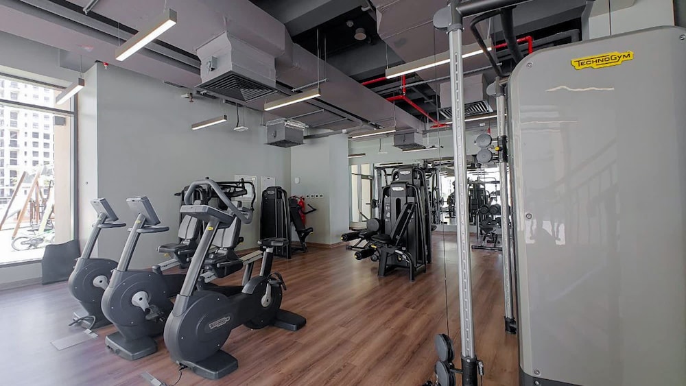 Stunning 1 BR With Pool View in Rawda Apartments