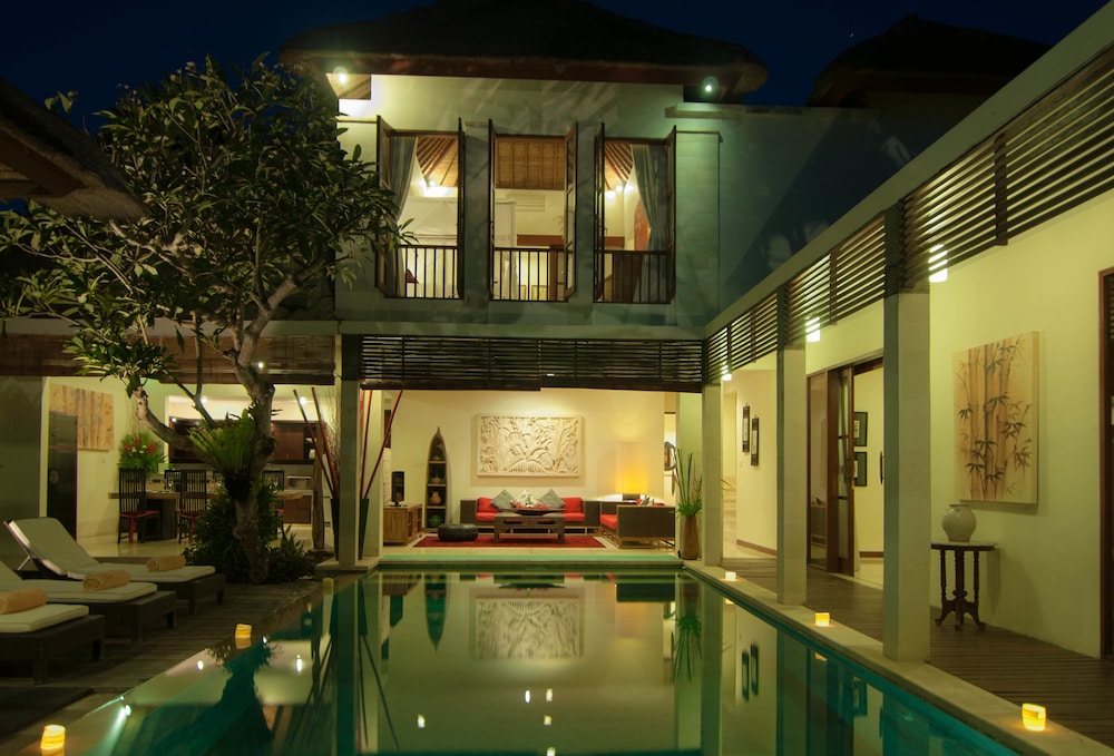 Arwana Estate