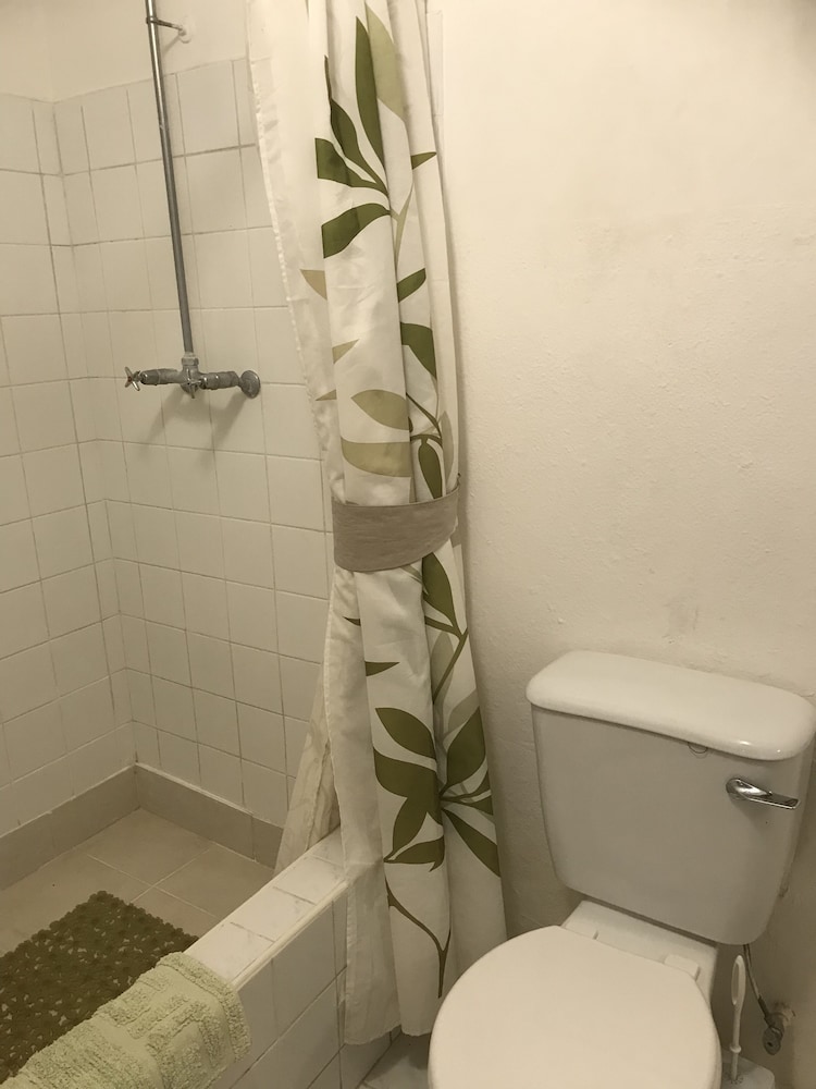 Barbados Chi Guest House