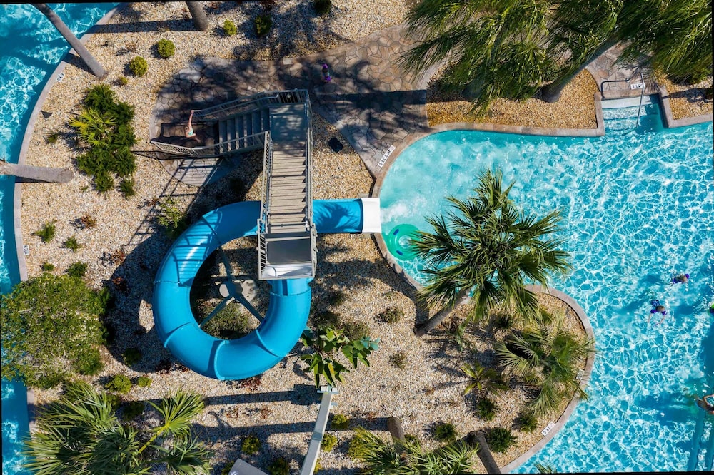Stylish 4Bd w Lake View Pool Kids Themed Room