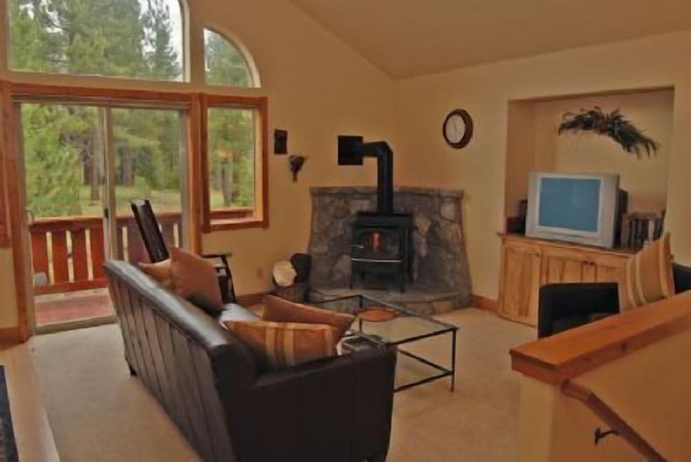 Trailside Villa