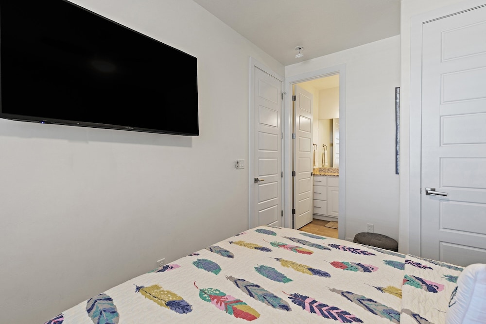 Grand Coral Estate 6 Bedroom Townhouse