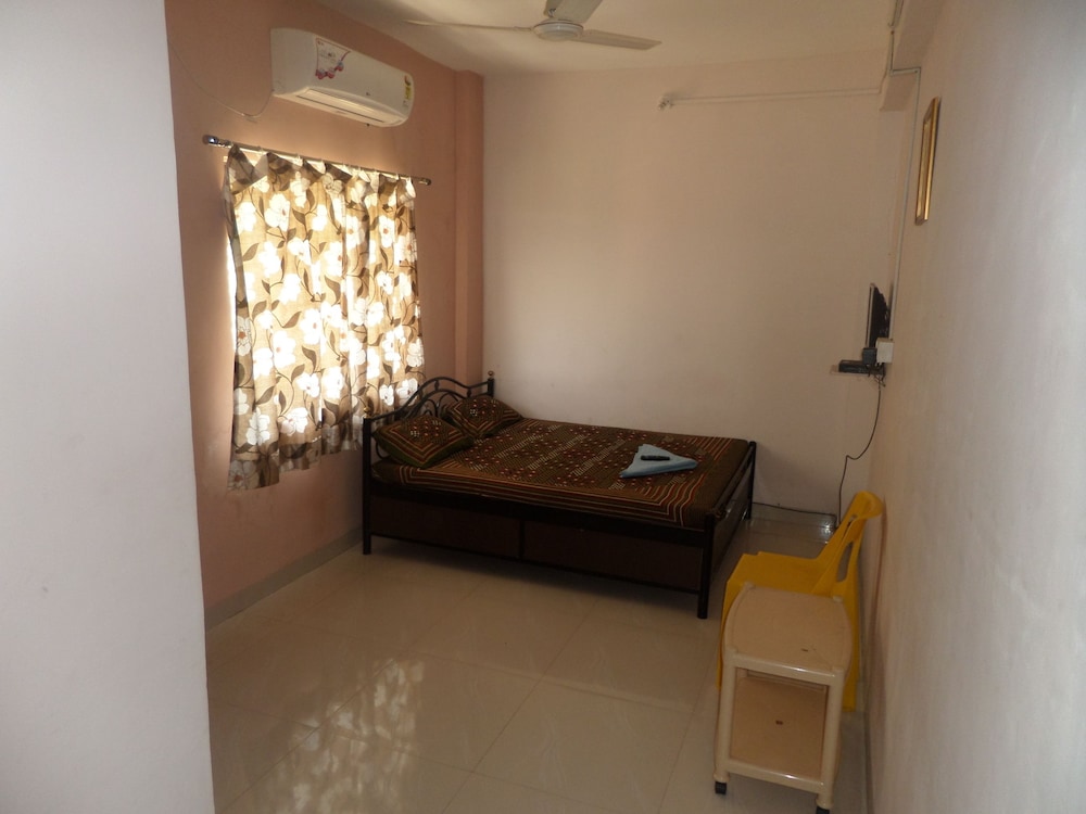 Hotel Ladli Lodging