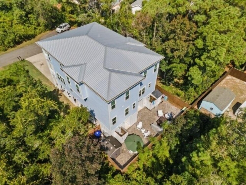 Photo 10