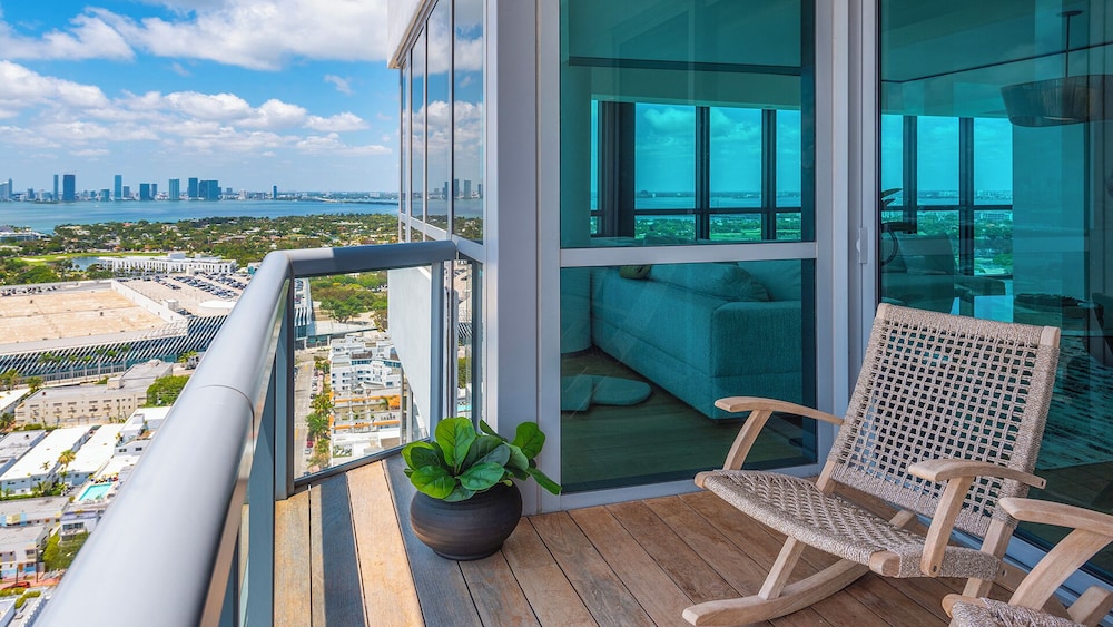 Luxury Vacation Rentals at The Setai by LRMB