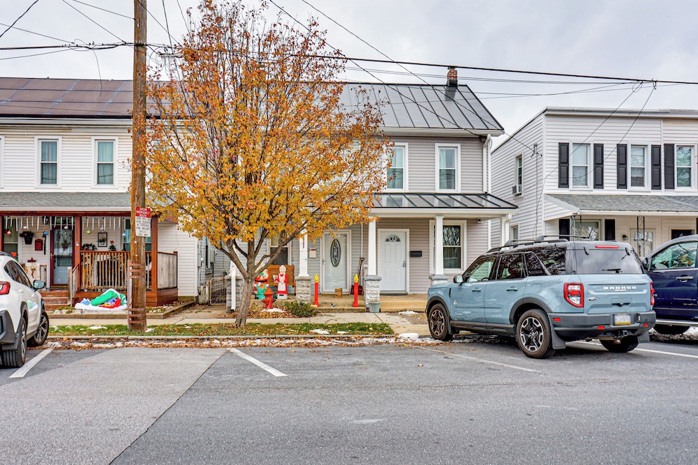 2 Mi to Dtwn Harrisburg! Convenient Duplex