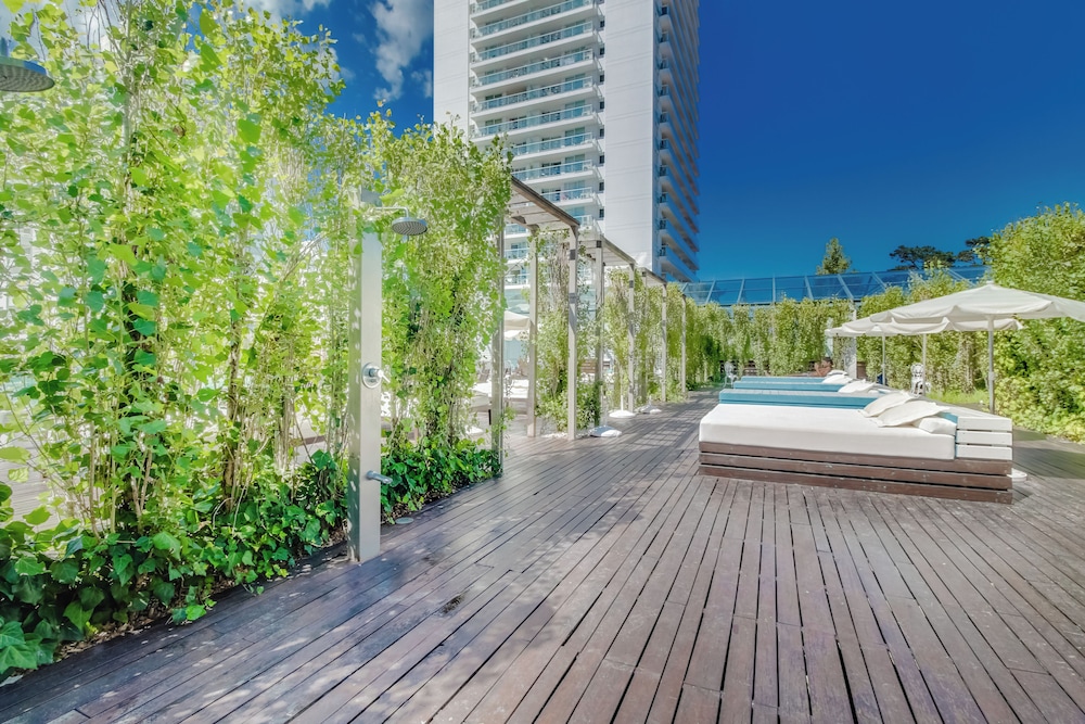 Oceana Suites Yoo