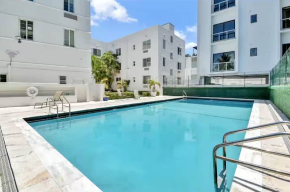 Sea Breeze Retreat Miami Beach Studio