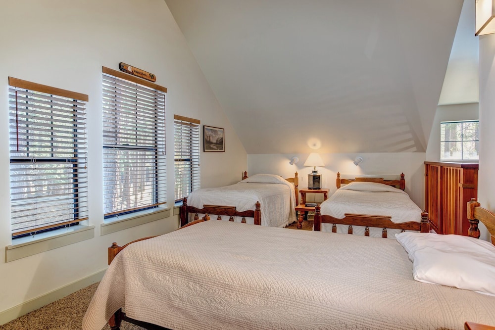 Wawona Retreat