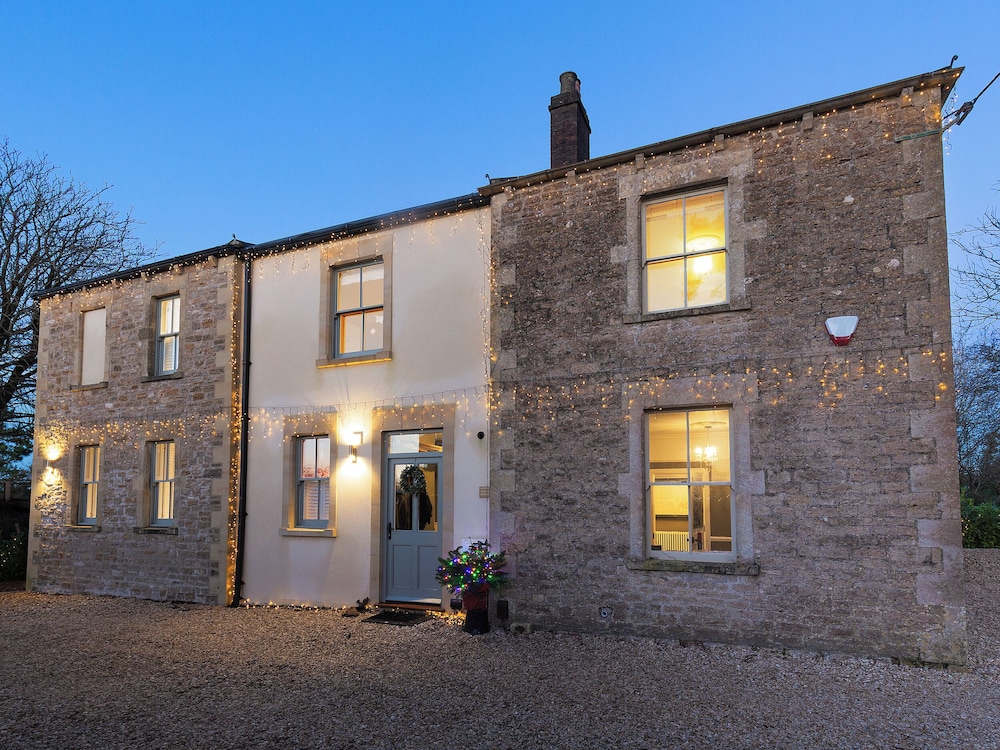 Vallis Oak Villa