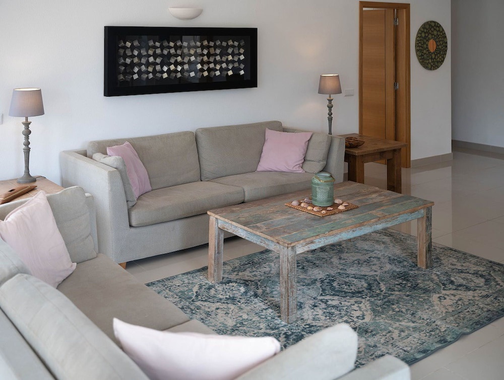16 Centeanes Fabulous Location Just Short Walk t