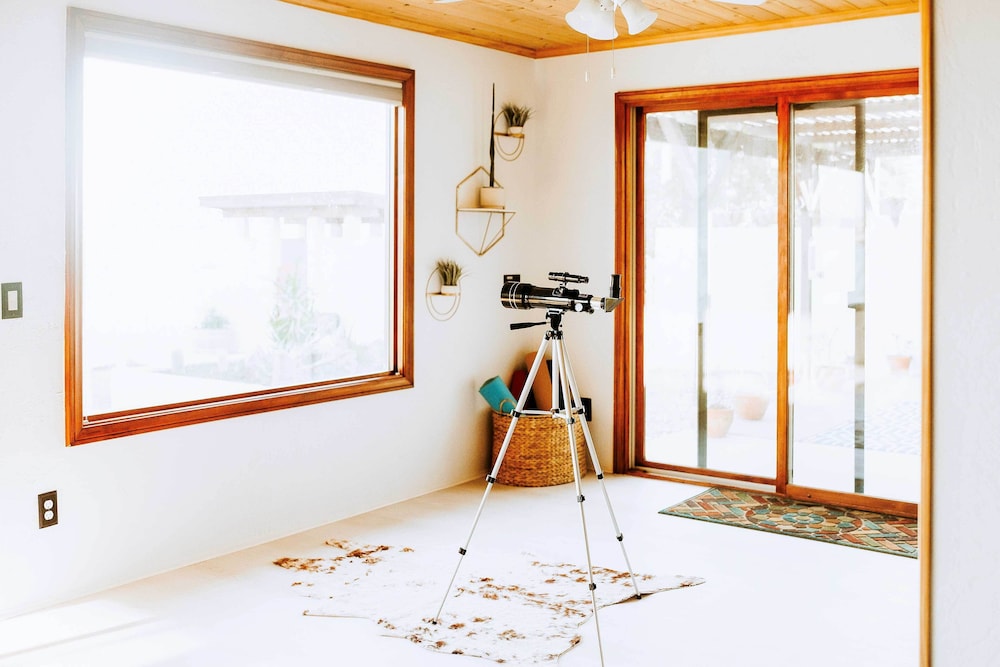 Chic Joshua Tree Pad w/ Mountain Views  Hot Tub - Property Image 3