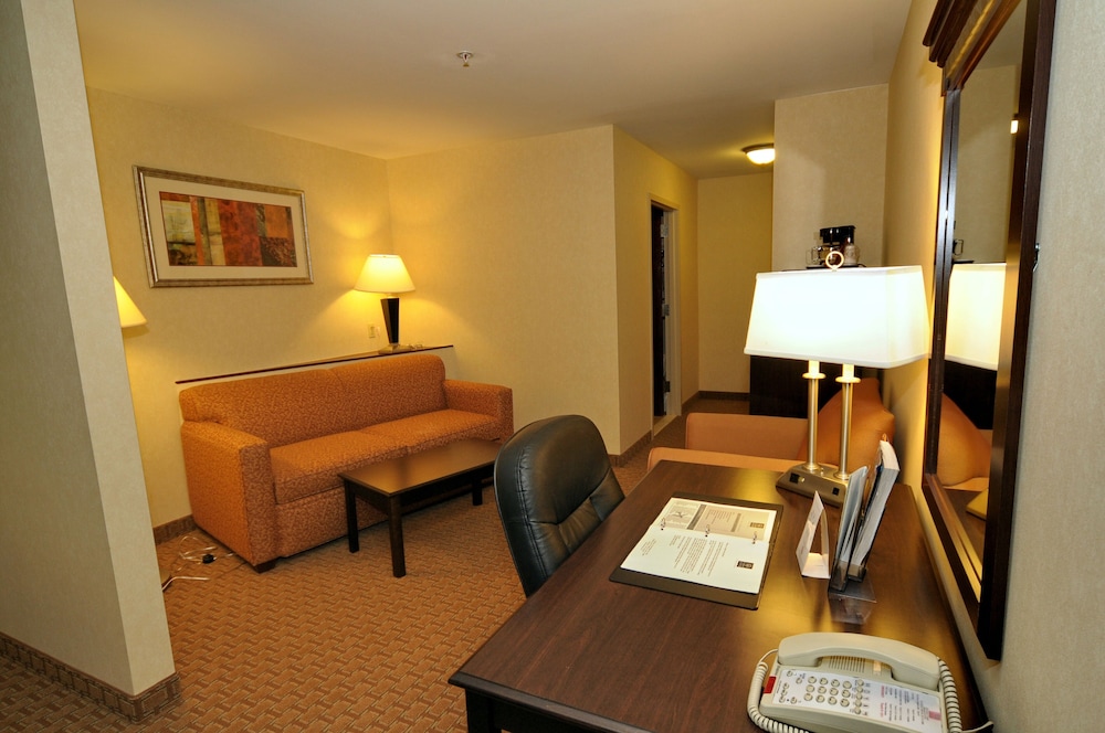 Garner Hotel Mahwah by IHG view 2