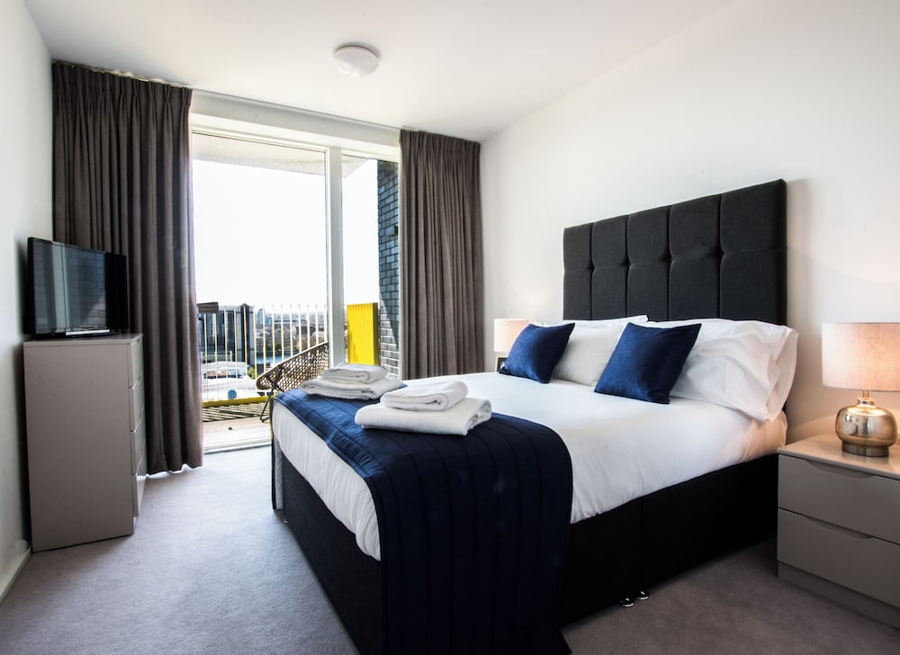 Millharbour Apartments By Charles Hope