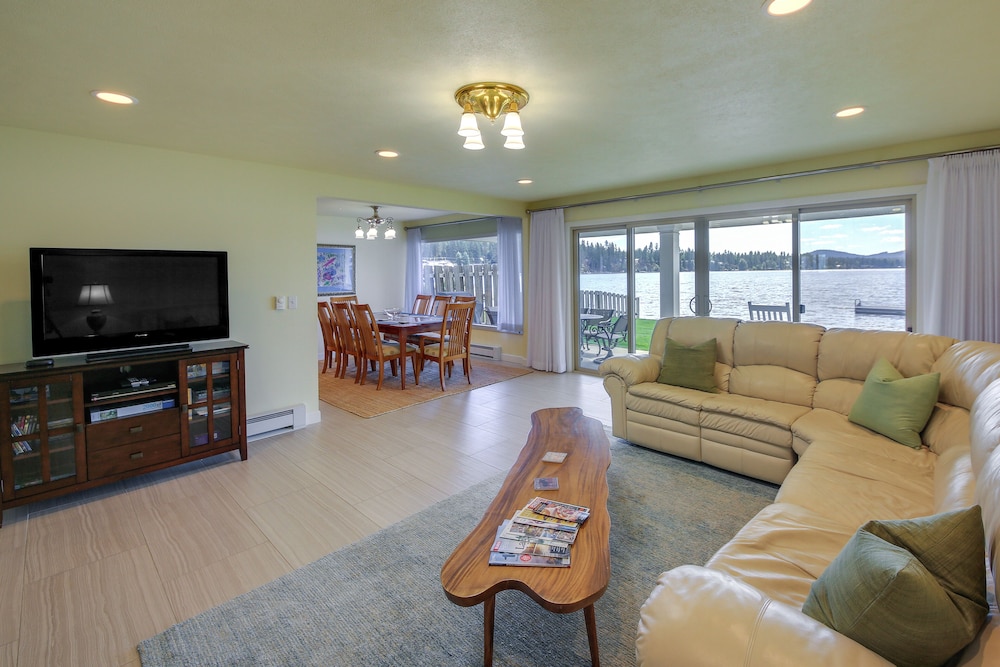 Waterfront Newport Home w/ Private Boat Dock! view 5