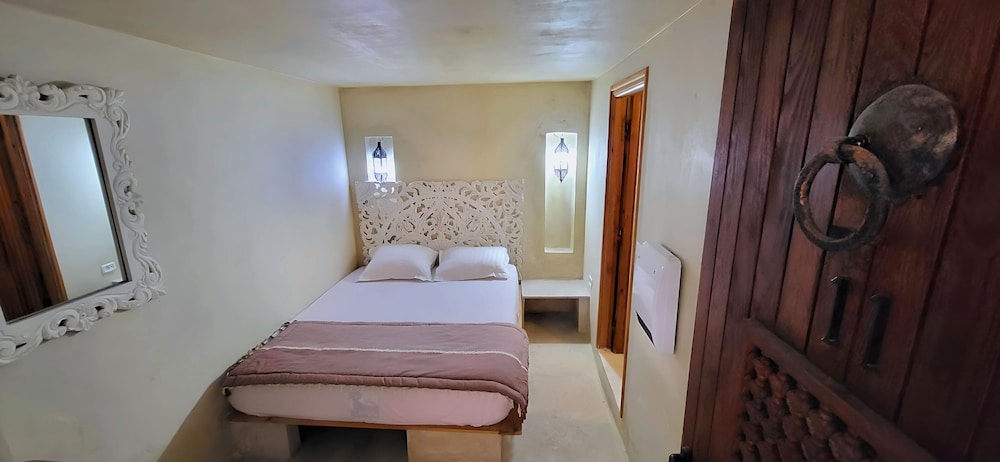 Al Madina Hotel