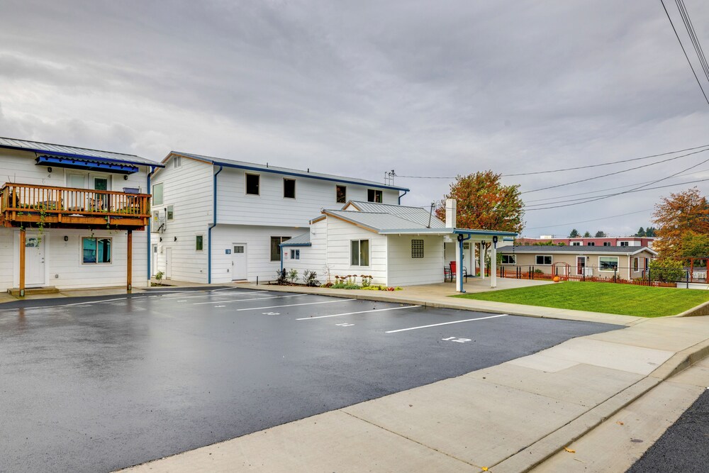Tillamook Bay Apt Near Marina: Fish, Boat & More!