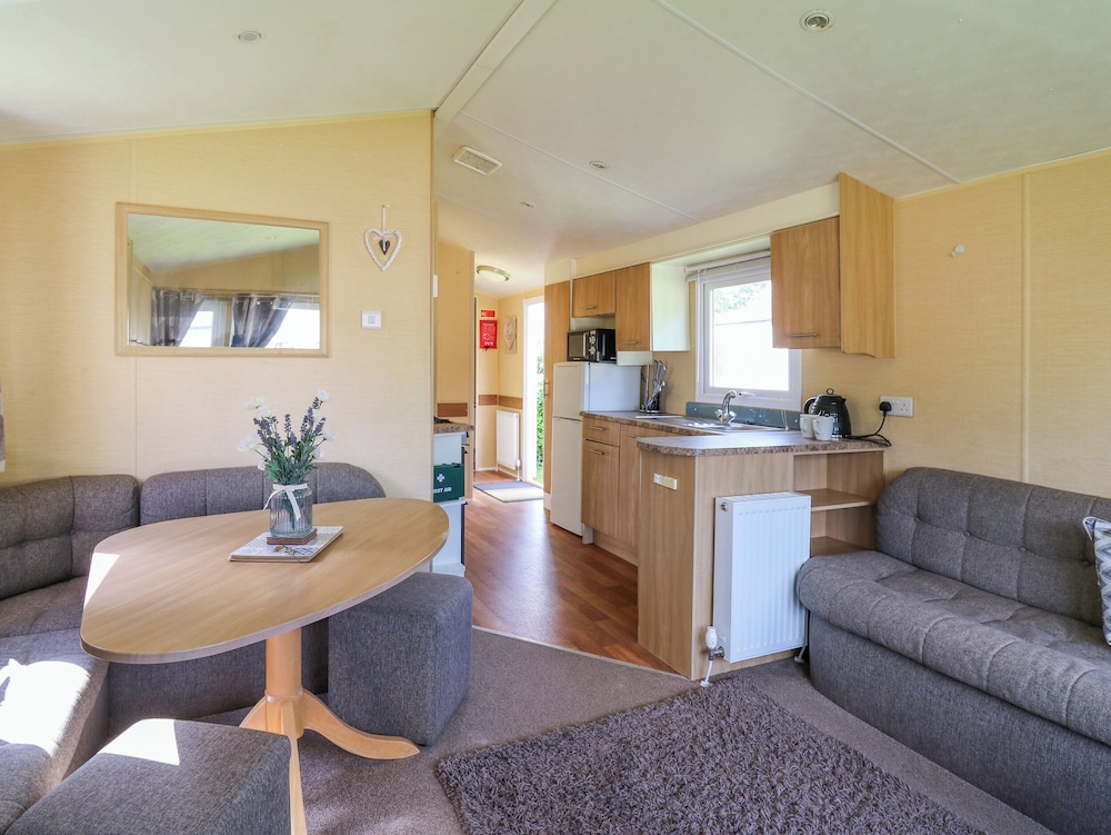 Caravan 2 at Blackmoor Farm