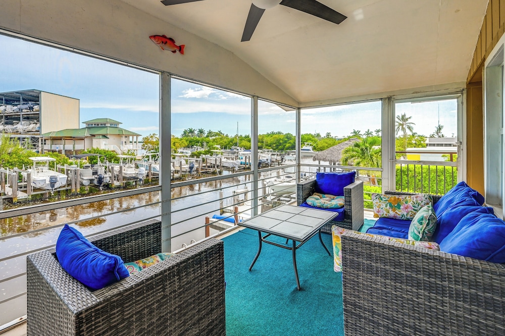 'the Waterfront Cottage' w/ Dock in Goodland!