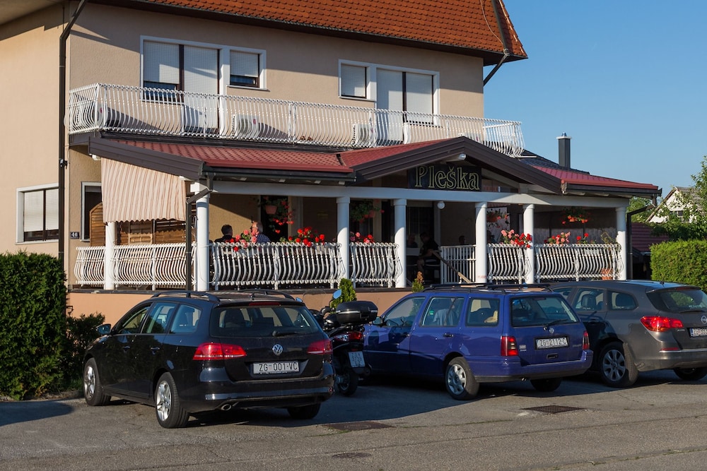 Rooms Pleška Zagreb Airport