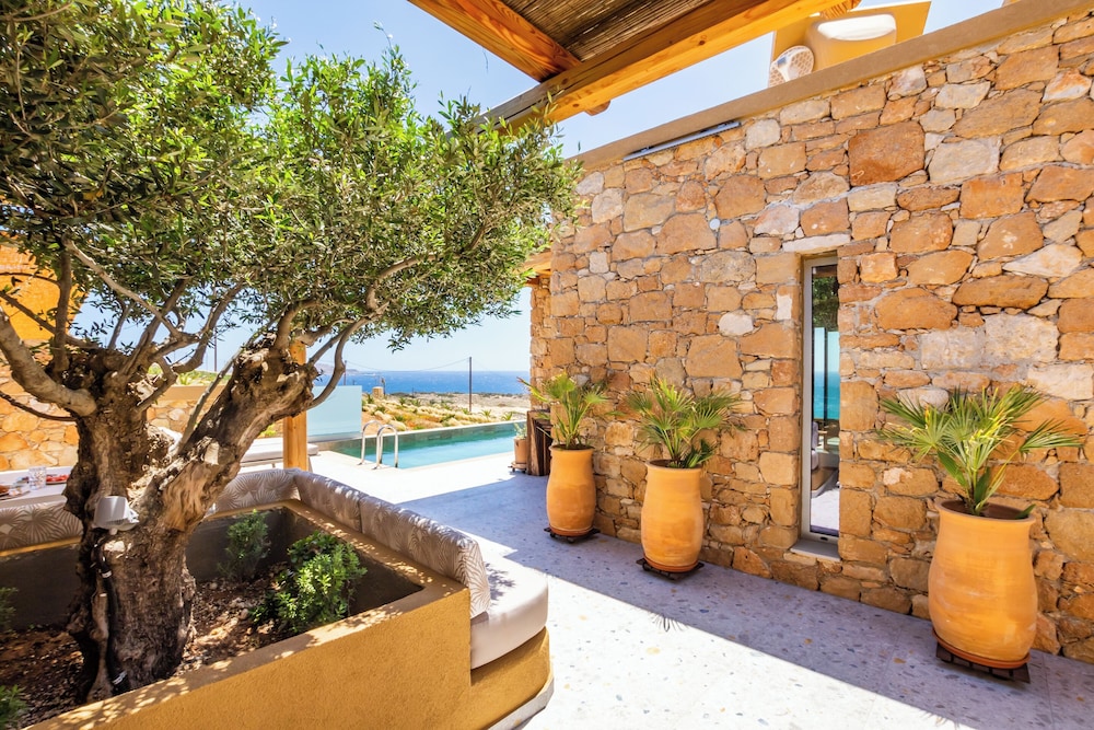 Vala Luxury Villa B