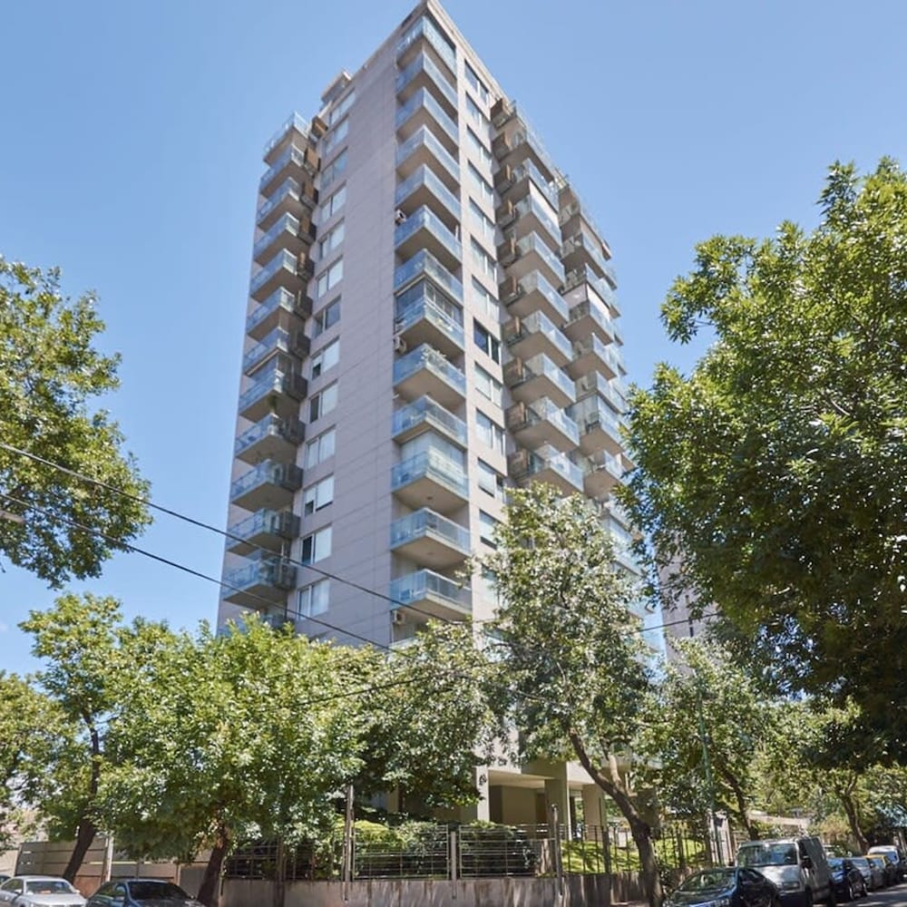 Torre Montagna I Stylish 1BR With Balcony in Nu ez
