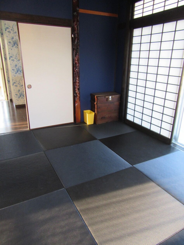 Guest house TIGA - Hostel