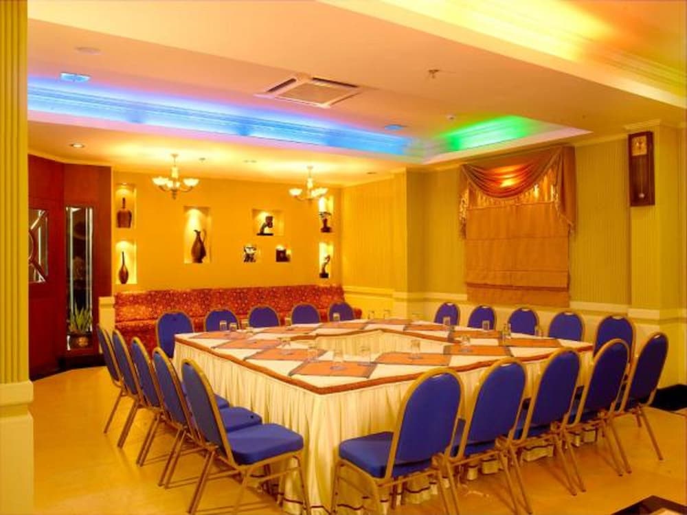 meeting & event spaces