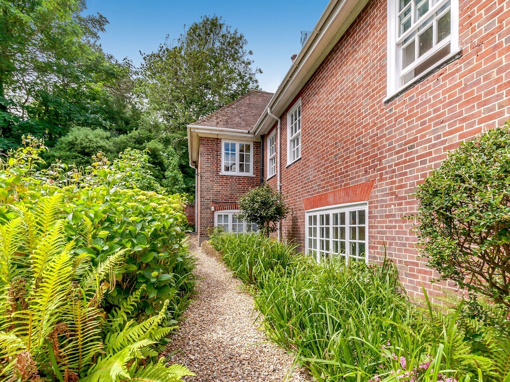 Woodlands By The Sea Cottage