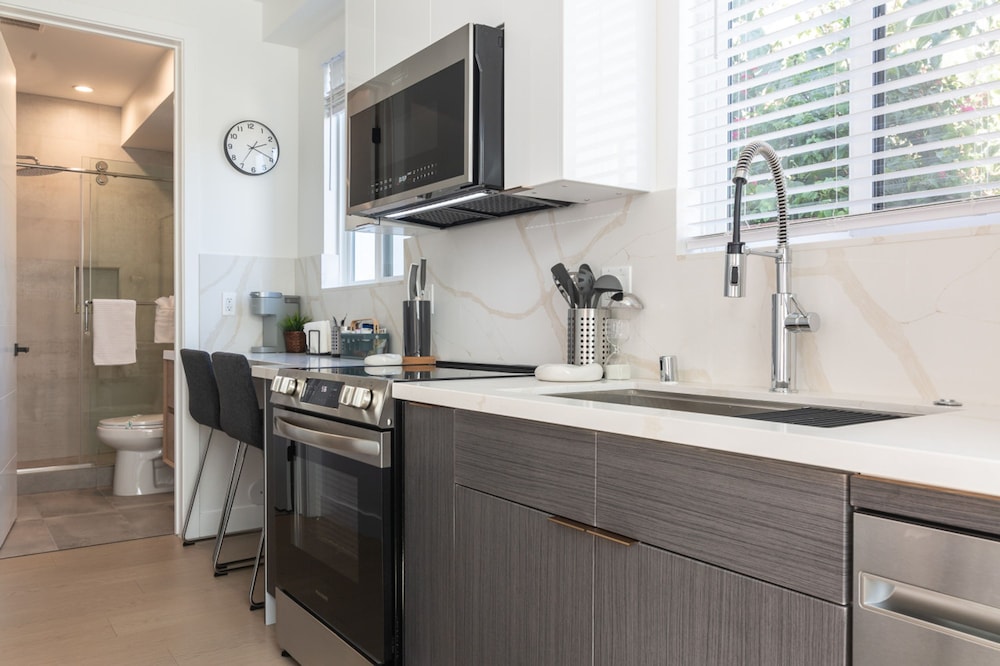 Scandinavian-style 1BR Apartment Built 2024 p81
