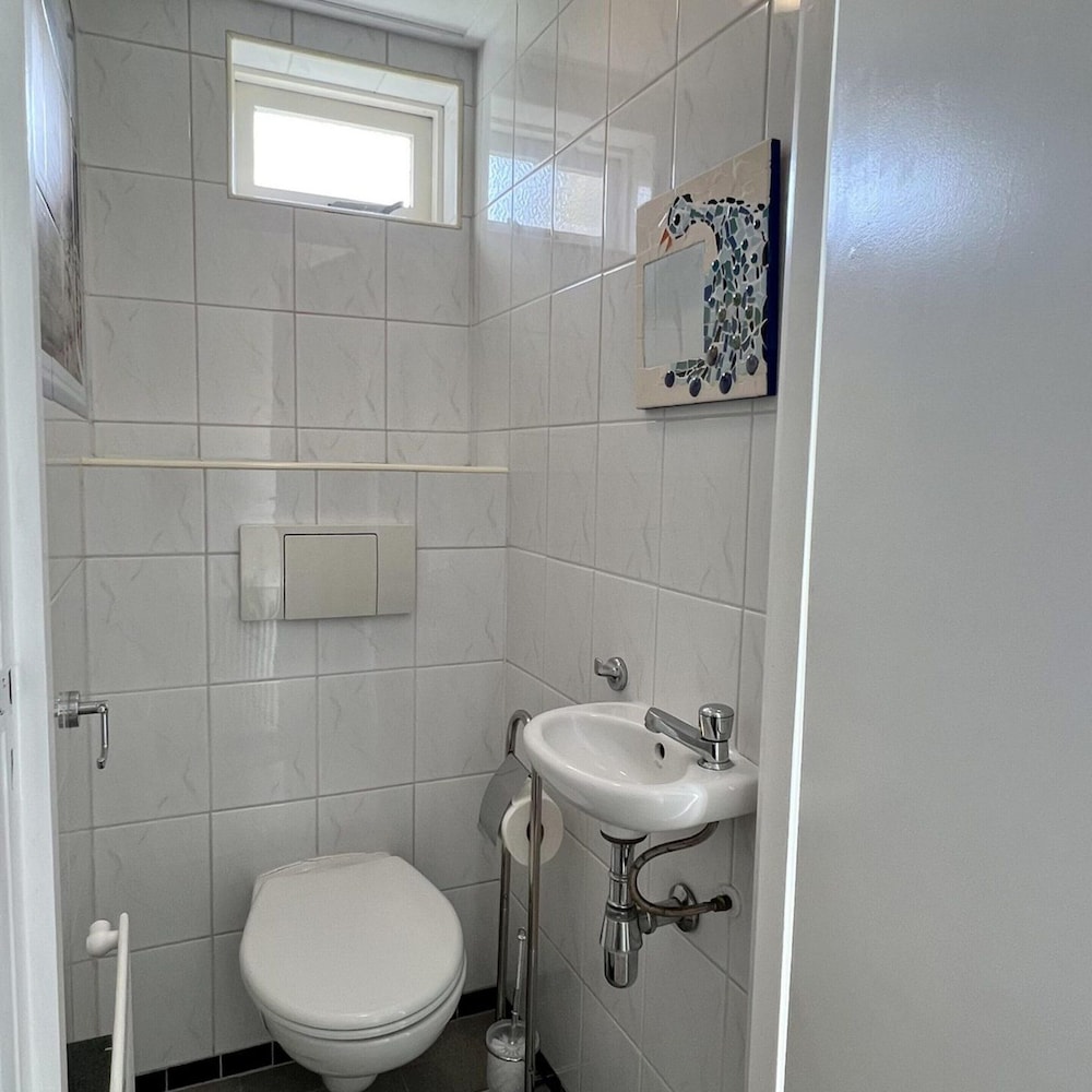 Pet-friendly Bungalow Near Beach