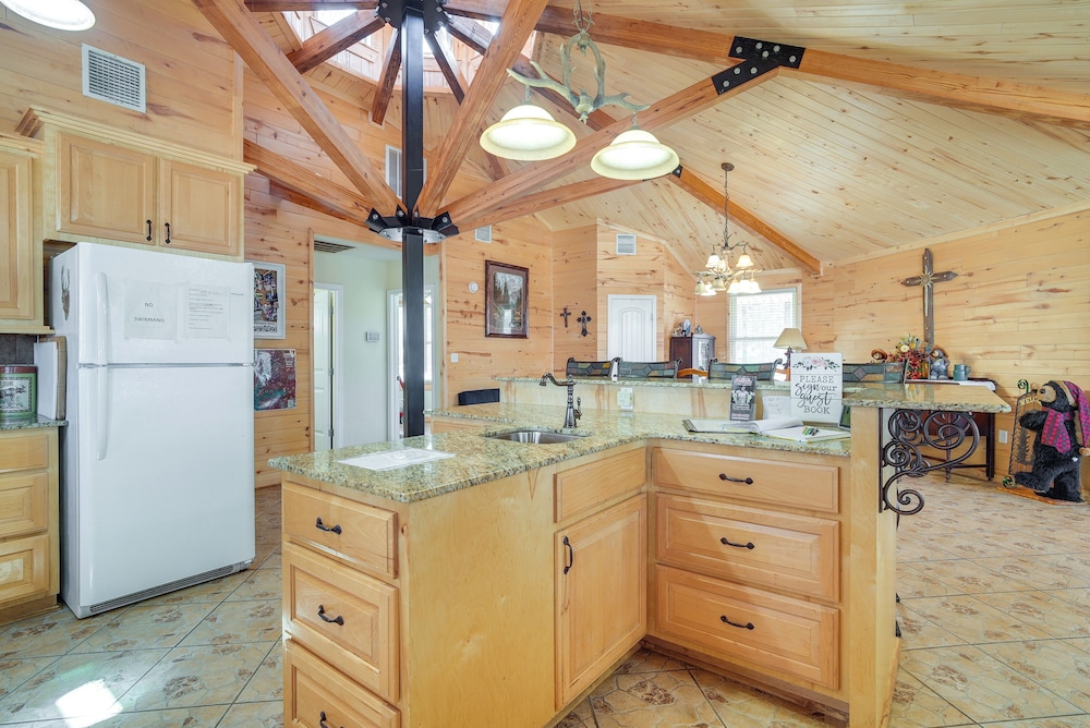 Fire Pit, Views: Lakefront Toledo Bend Retreat!