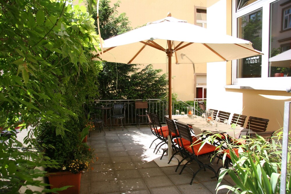 Frankfurt Vacations - Hotel Villa Orange - Property Image 16