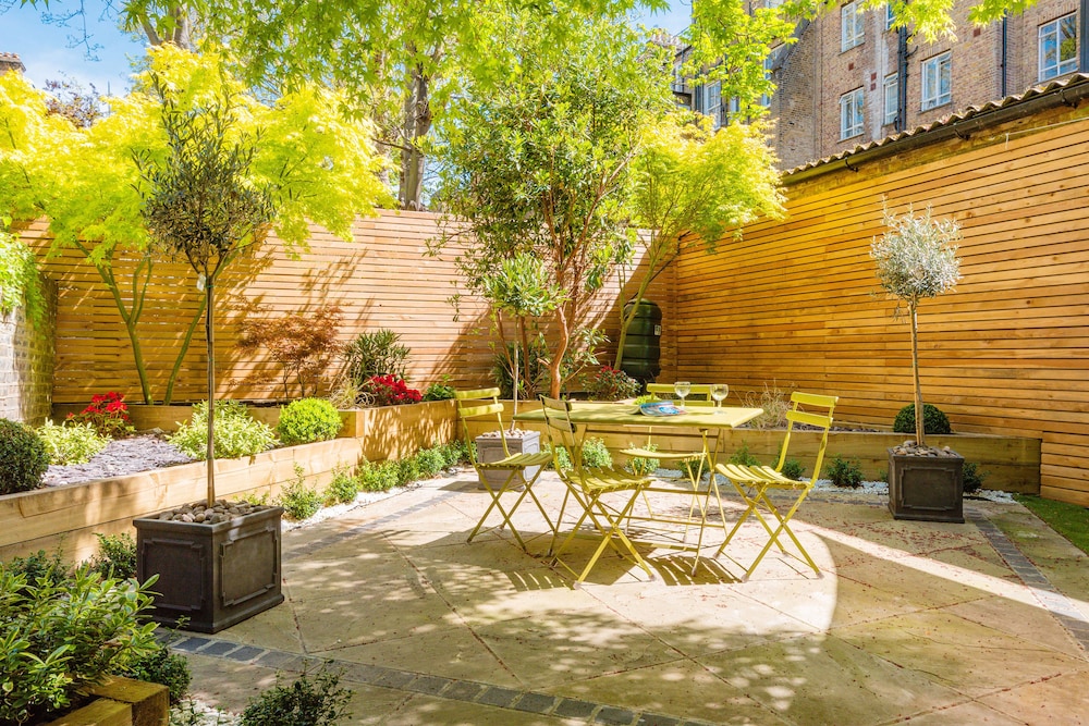 outdoor bbq area