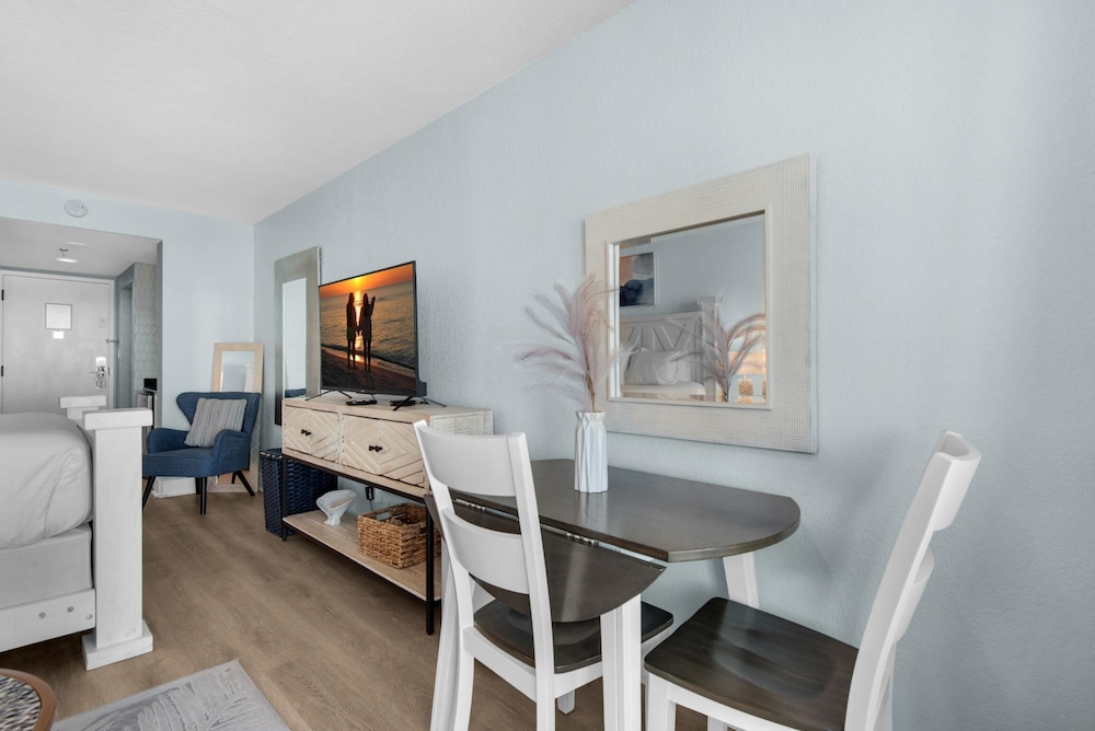 Bayside Inn 6282