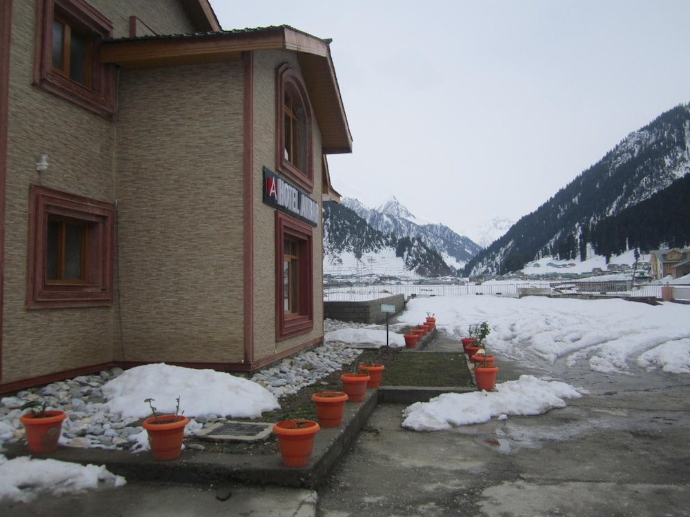 Photo 10