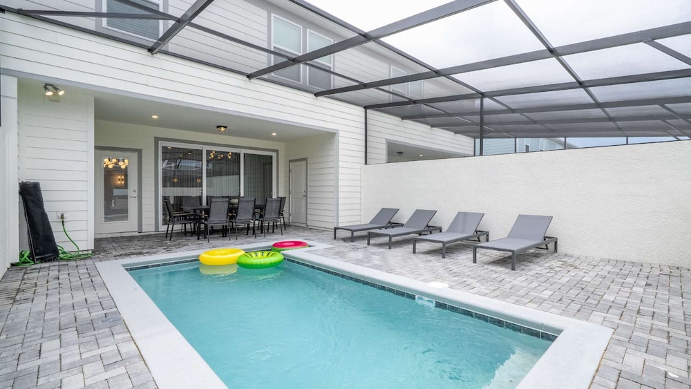 Upstay Family Fun 5BR Retreat w Pool Games Room