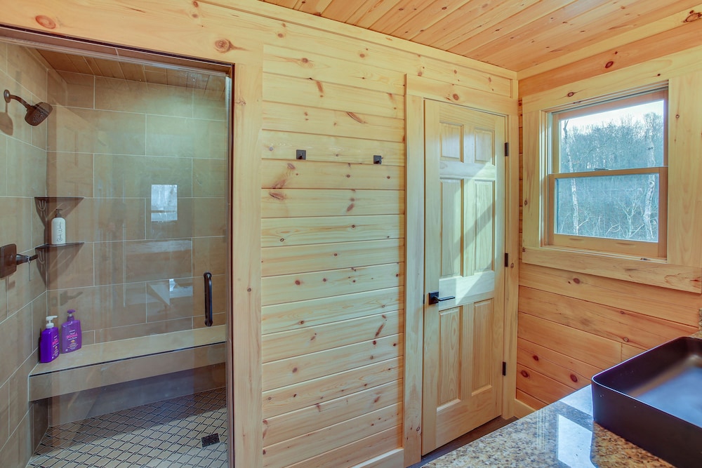Celina Cabin w/ View of Dale Hollow Lake! view 4