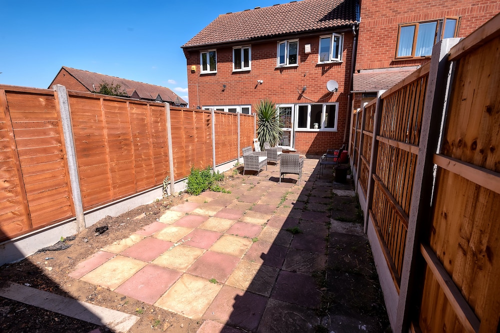 I Love London! A Stunning 2 Bed Home Sleeps 1-3!
