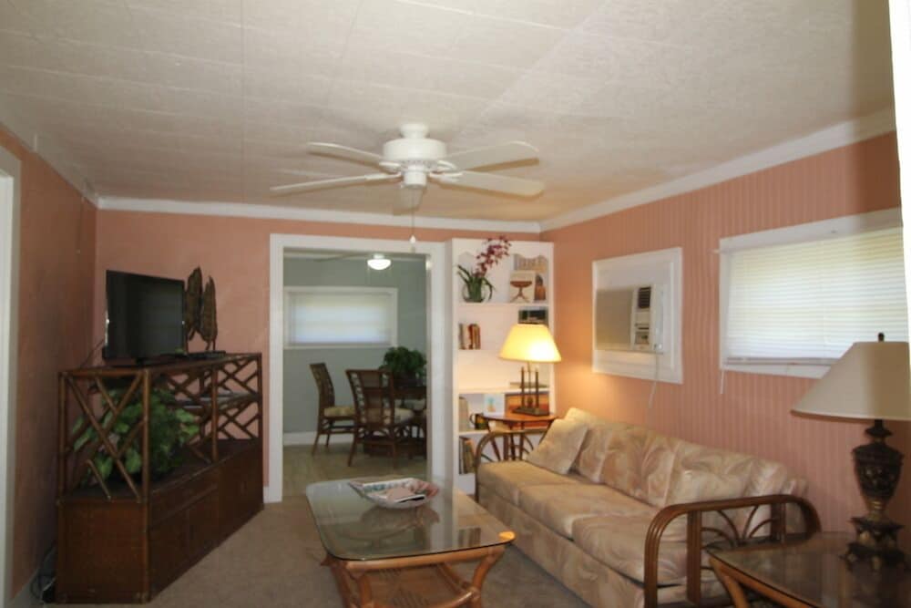 Indian River Lagoon Waterfront Cottages