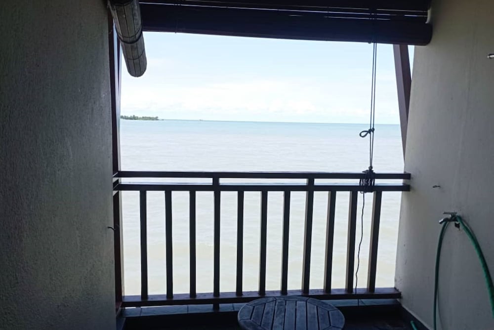 Alpine LXPD Full Seaview Water Chalet, photo 35