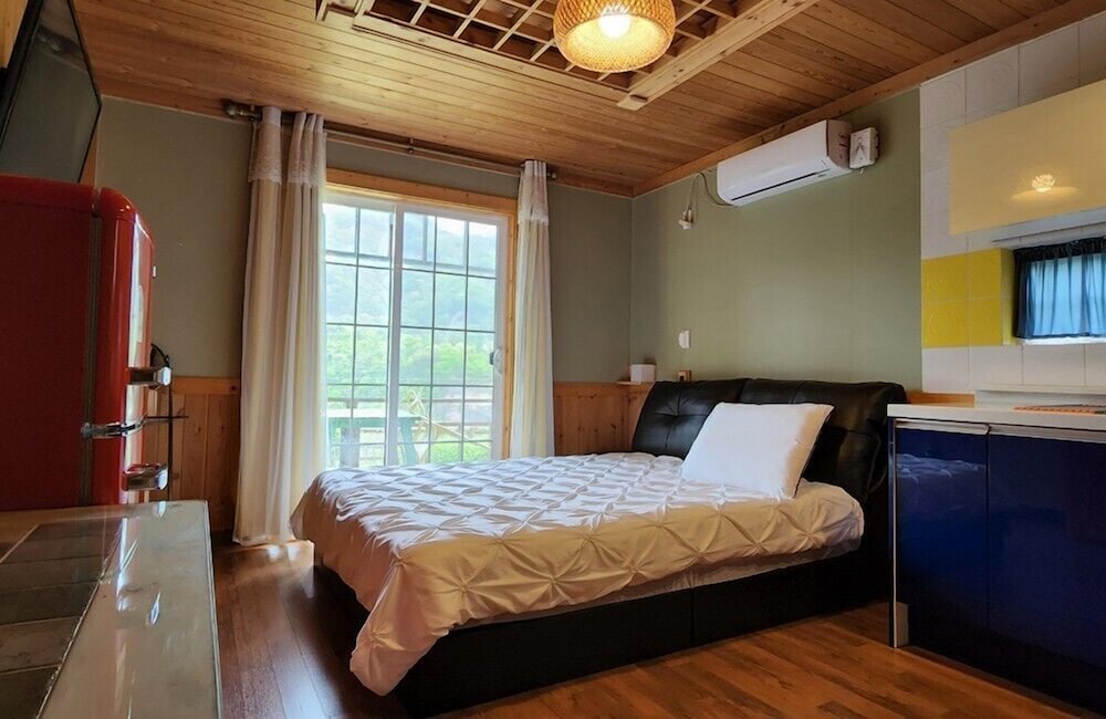 Lumain Pension view 3