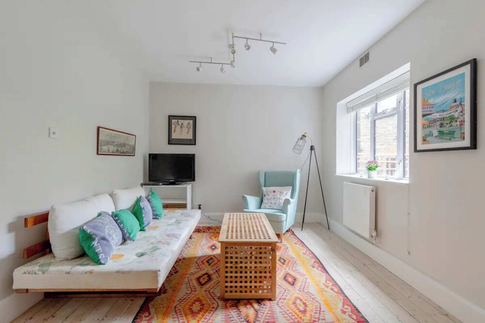 Spacious 1BD Flat With Garden - Hampstead Heath