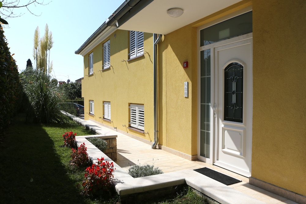 Apartments Davorka