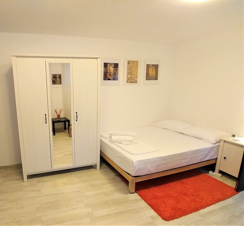 City Center Flats - Unirii Square
