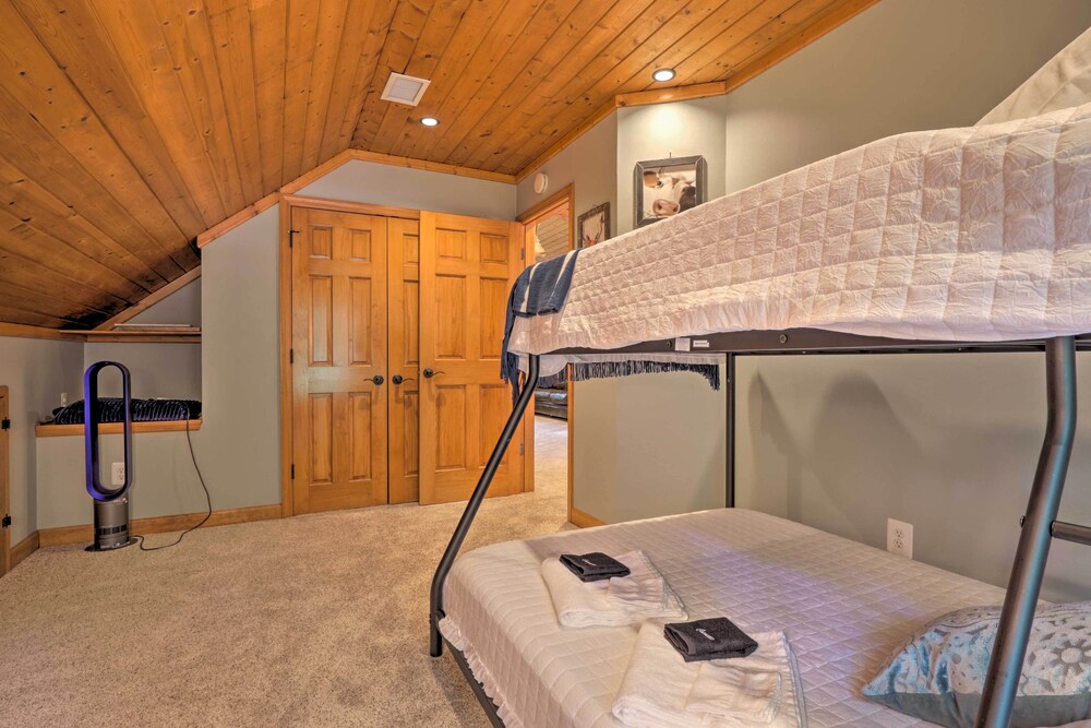 Secluded Leesburg Retreat w/ Private Hot Tub! view 2