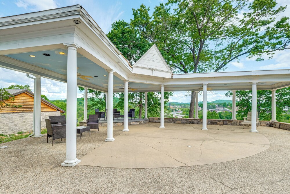 9-acre New River Retreat Near Radford University
